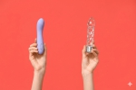 Wibrator czy dildo: co lepiej sprawdzi się w Twoim przypadku?